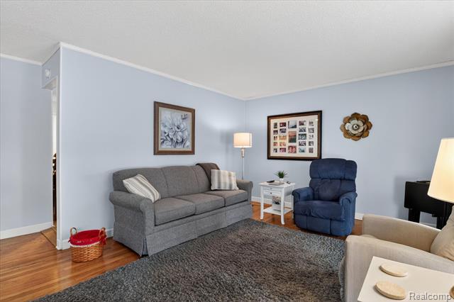 Builiding view five for 22856 S Brookside, Dearborn Heights, MI. 48125