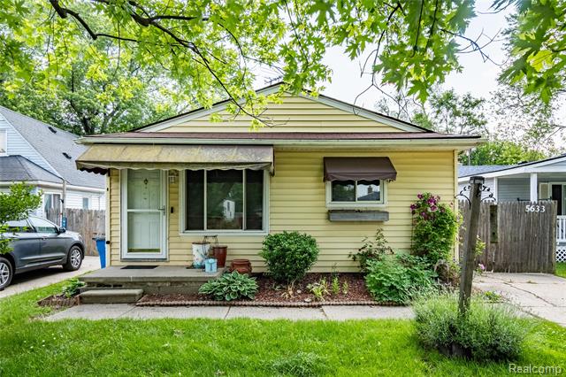 front view for 5633 Detroit, Dearborn Heights, Mi. 48125