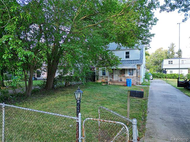 front view for 5455 Mayfair, Dearborn Heights, Mi. 48125