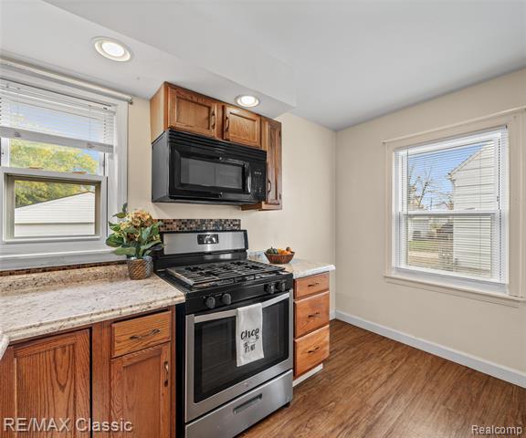 Builiding view seventeen for 4827 Winifred, Wayne, MI. 48184