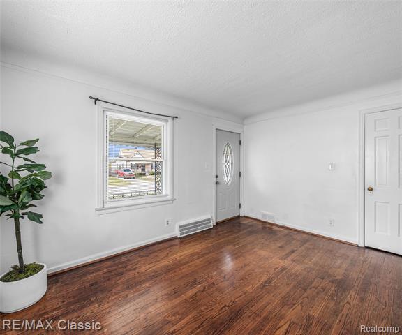 Builiding view six for 4827 Winifred, Wayne, MI. 48184