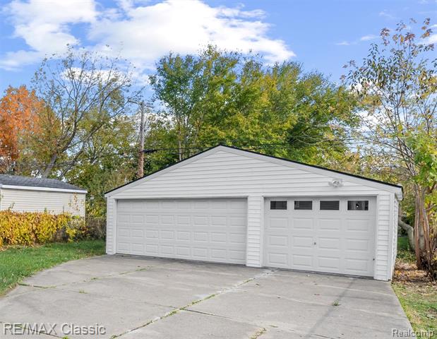 Builiding view two for 4827 Winifred, Wayne, MI. 48184