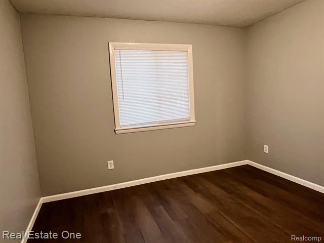 Builiding view thirty for 28943 Eton, Westland, MI. 48186