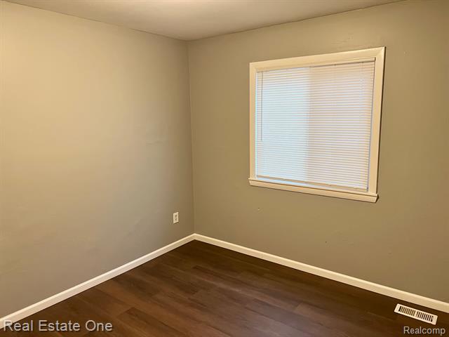 Builiding view twenty eight for 28943 Eton, Westland, MI. 48186