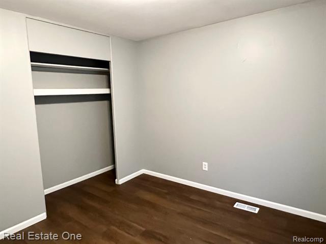 Builiding view twenty five for 28943 Eton, Westland, MI. 48186