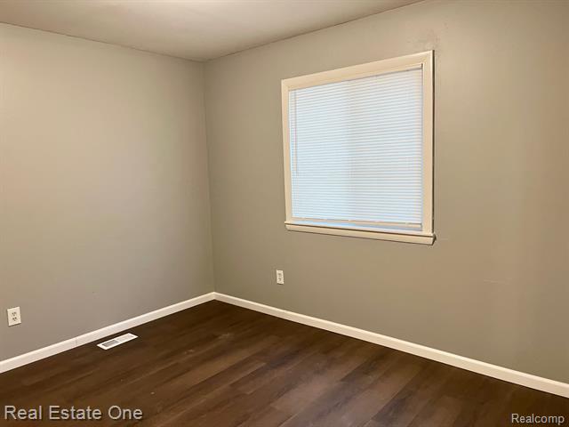 Builiding view twenty nine for 28943 Eton, Westland, MI. 48186