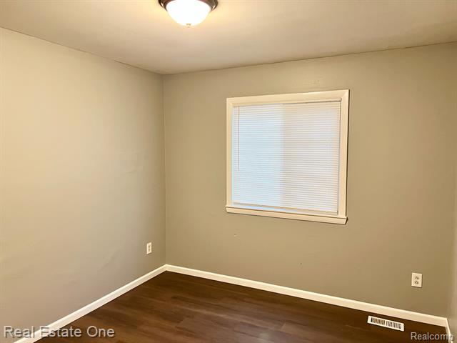 Builiding view twenty seven for 28943 Eton, Westland, MI. 48186