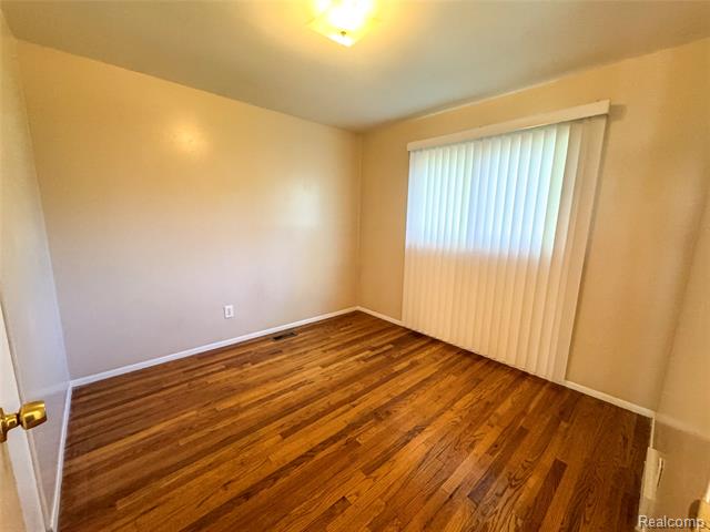 Builiding view nine for 29006 Eton, Westland, MI. 48186