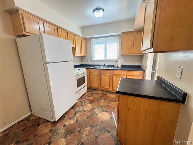 Builiding view six for 29006 Eton, Westland, MI. 48186