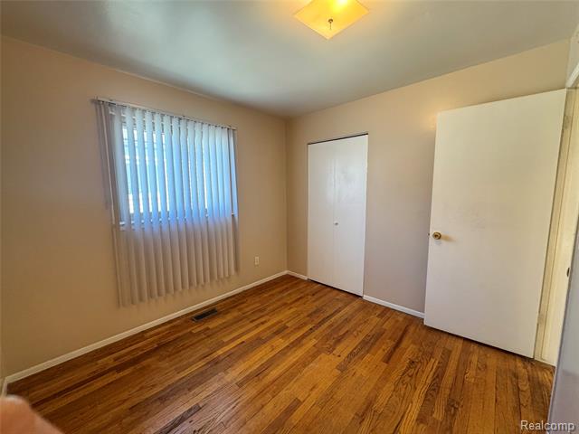 Builiding view ten for 29006 Eton, Westland, MI. 48186