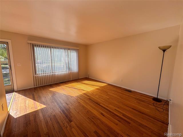 Builiding view two for 29006 Eton, Westland, MI. 48186