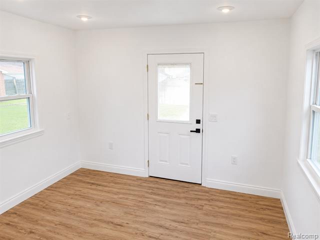 Builiding view sixteen for 5157 Niagara, Wayne, MI. 48184