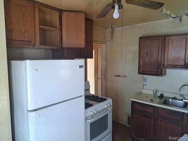 Builiding view six for 5109 Hubbard, Wayne, MI. 48184