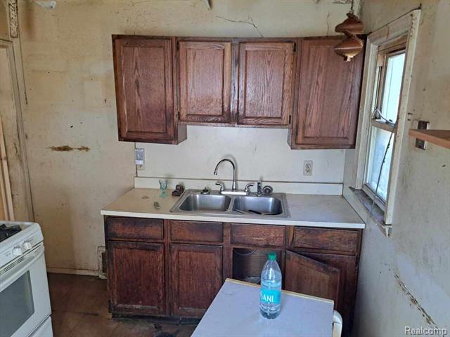 Builiding view three for 5109 Hubbard, Wayne, MI. 48184