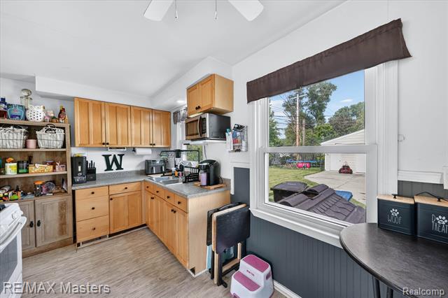 Builiding view eleven for 4643 Niagara, Wayne, MI. 48184