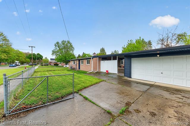 Builiding view fourteen for 4616 Hayes, Wayne, MI. 48184