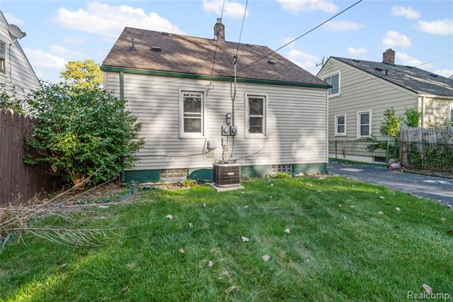 Builiding view twenty seven for 4484 Howe, Wayne, MI. 48184