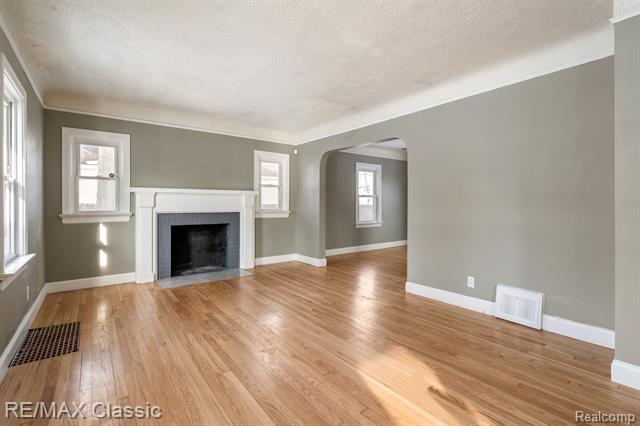 Builiding view fourteen for 4433 Elizabeth, Wayne, MI. 48184