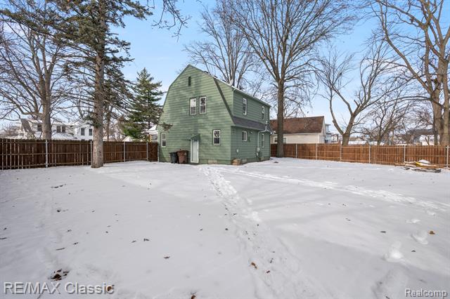 Builiding view ten for 4433 Elizabeth, Wayne, MI. 48184