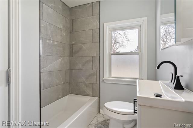 Builiding view thirty eight for 4433 Elizabeth, Wayne, MI. 48184