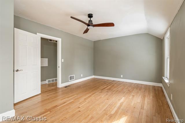 Builiding view thirty five for 4433 Elizabeth, Wayne, MI. 48184