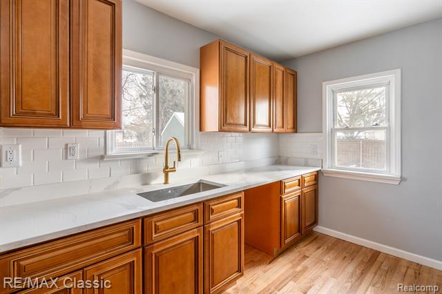 Builiding view twenty nine for 4433 Elizabeth, Wayne, MI. 48184