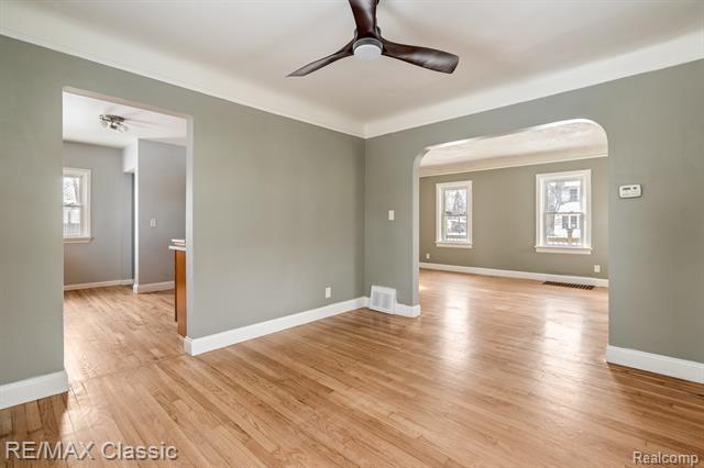 Builiding view twenty three for 4433 Elizabeth, Wayne, MI. 48184