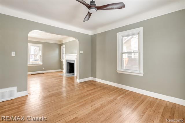 Builiding view twenty for 4433 Elizabeth, Wayne, MI. 48184