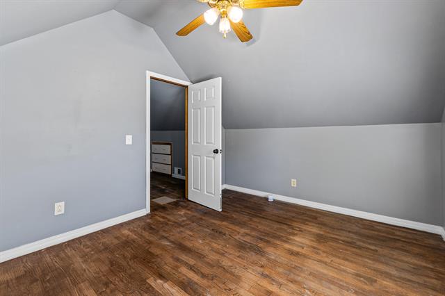 Builiding view eighteen for 4705 Jackson, Dearborn Heights, MI. 48125