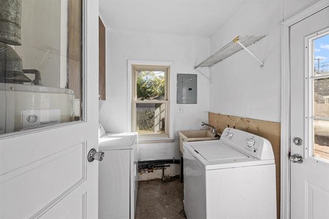 Builiding view eleven for 4705 Jackson, Dearborn Heights, MI. 48125