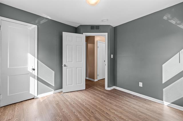 Builiding view fifteen for 4705 Jackson, Dearborn Heights, MI. 48125