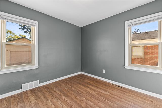 Builiding view fourteen for 4705 Jackson, Dearborn Heights, MI. 48125