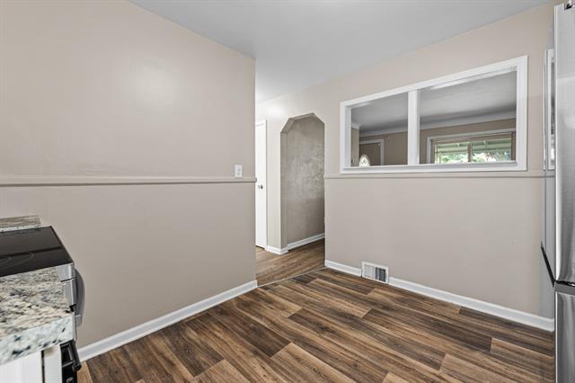 Builiding view six for 4705 Jackson, Dearborn Heights, MI. 48125