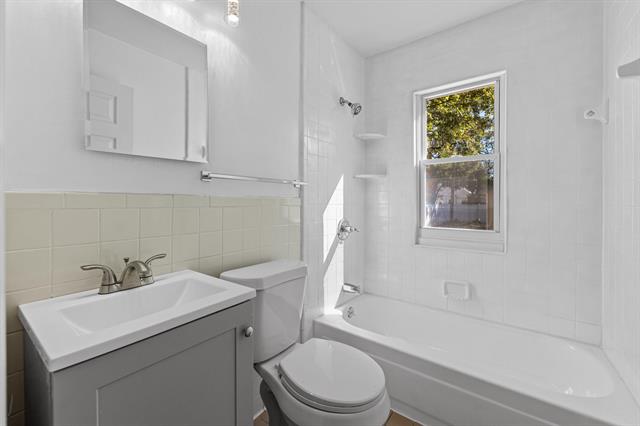 Builiding view sixteen for 4705 Jackson, Dearborn Heights, MI. 48125