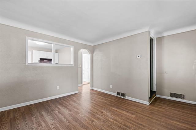 Builiding view ten for 4705 Jackson, Dearborn Heights, MI. 48125