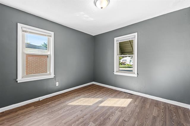 Builiding view twelve for 4705 Jackson, Dearborn Heights, MI. 48125