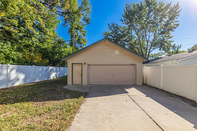 Builiding view twenty three for 4705 Jackson, Dearborn Heights, MI. 48125