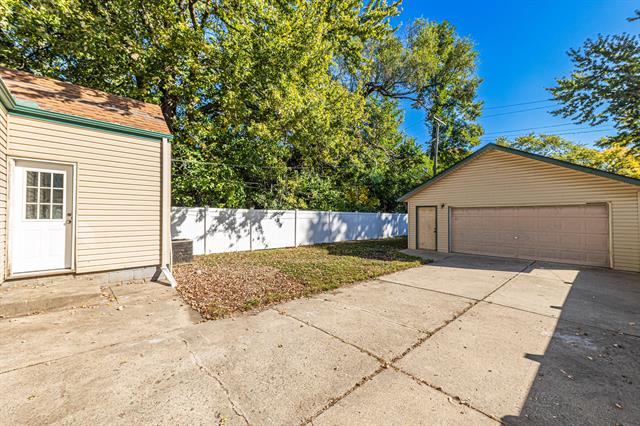 Builiding view twenty two for 4705 Jackson, Dearborn Heights, MI. 48125