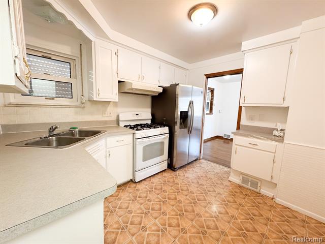 Builiding view four for 4227 Eastlawn, Wayne, MI. 48184