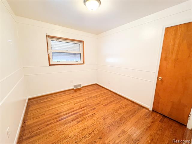 Builiding view seven for 4227 Eastlawn, Wayne, MI. 48184