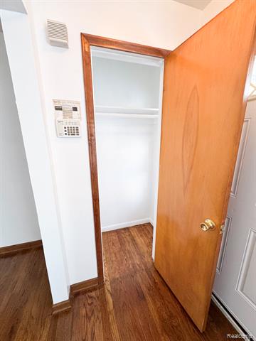 Builiding view six for 4227 Eastlawn, Wayne, MI. 48184