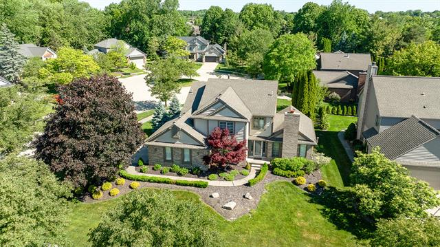 Builiding view fifty eight for 45432 White Pines, Novi, MI. 48374