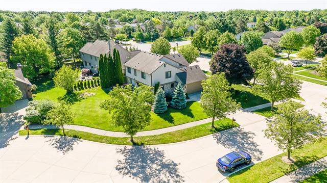 Builiding view fifty four for 45432 White Pines, Novi, MI. 48374