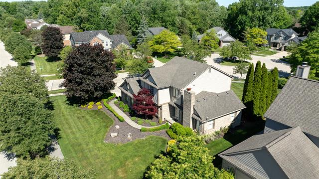 Builiding view fifty seven for 45432 White Pines, Novi, MI. 48374