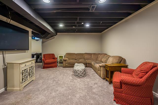 Builiding view forty four for 45432 White Pines, Novi, MI. 48374