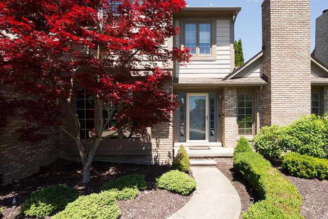 Builiding view four for 45432 White Pines, Novi, MI. 48374