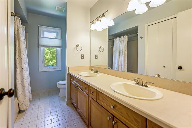 Builiding view thirty eight for 45432 White Pines, Novi, MI. 48374