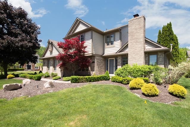Builiding view two for 45432 White Pines, Novi, MI. 48374