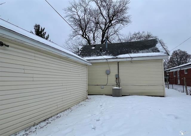 Builiding view ten for 4630 Gertrude, Dearborn Heights, MI. 48125