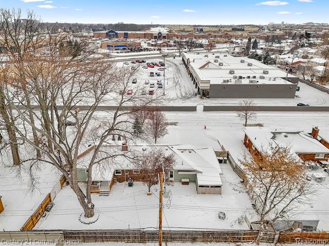 Builiding view forty for 17271 Hamilton, Allen Park, MI. 48101